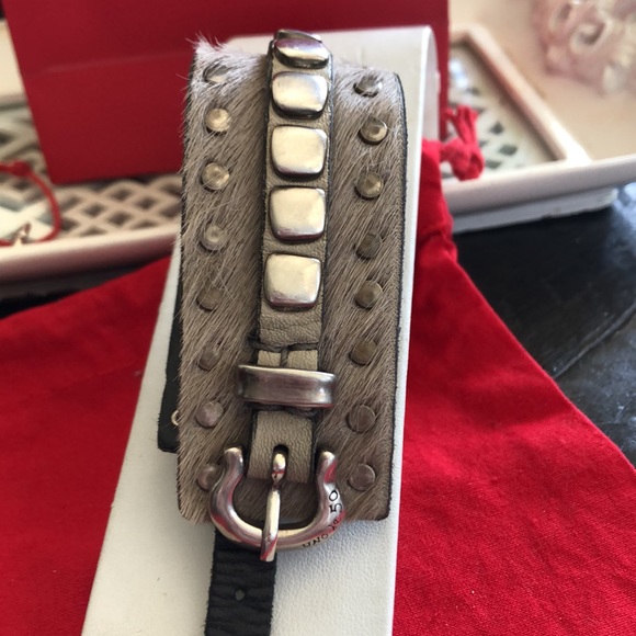 Uno de 50 cream cowhide leather with silver rivets unisex cuff. - Picture 9 of 14